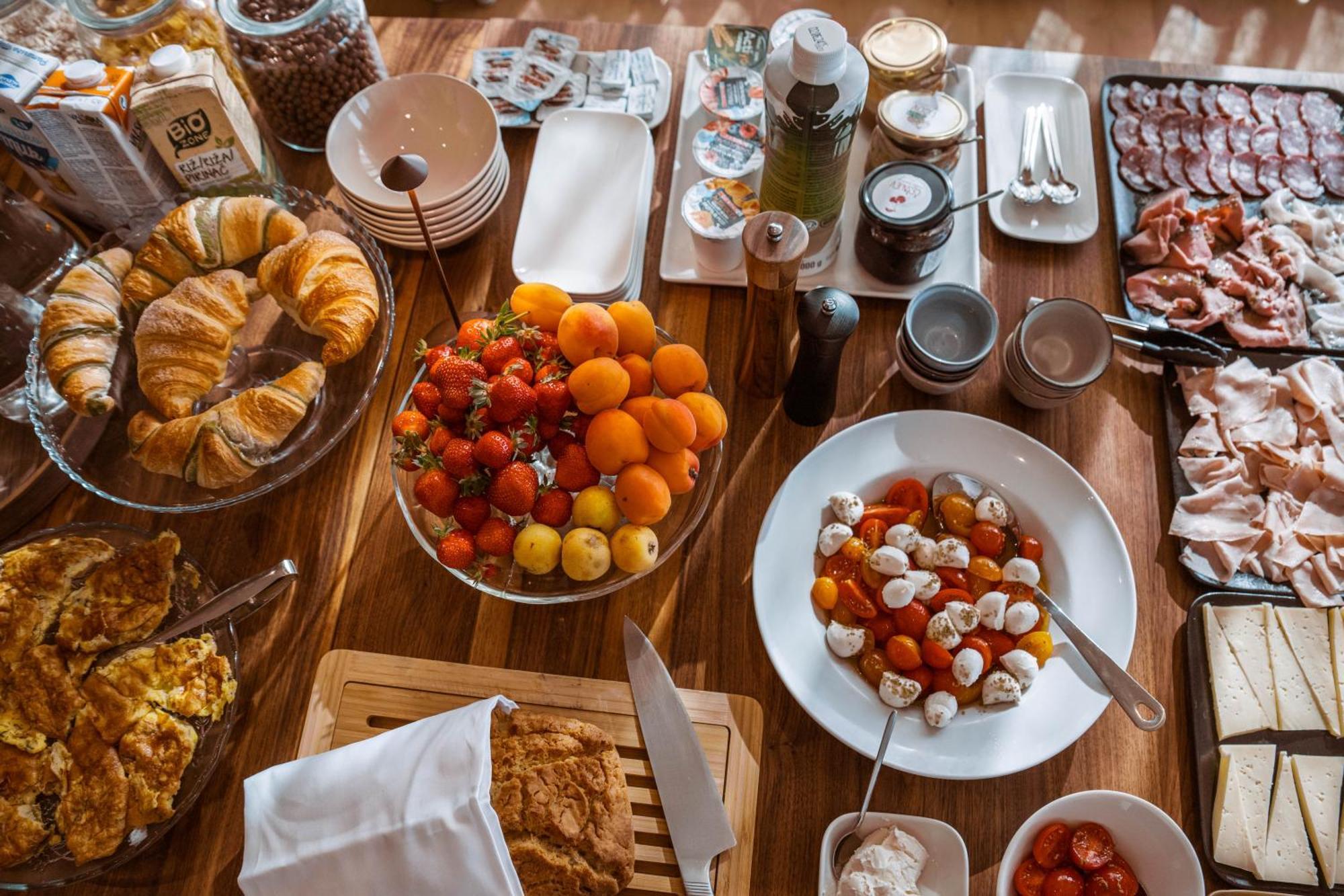 Posestvo Scurek Wine Bed & Breakfast Dobrovo Dış mekan fotoğraf