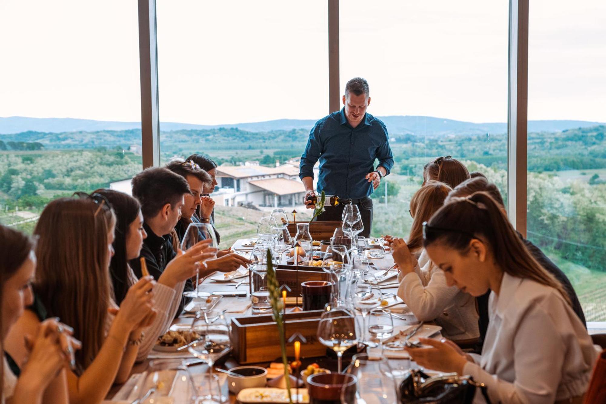 Posestvo Scurek Wine Bed & Breakfast Dobrovo Dış mekan fotoğraf